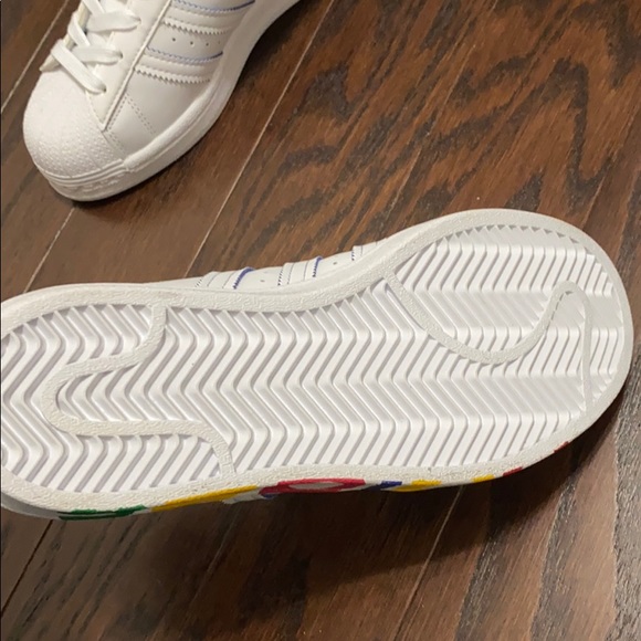 Shoes - Picture 3 of 4